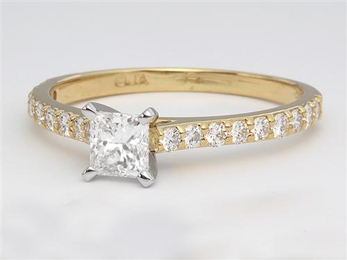 Gold 0.65 Princess cut Diamond Rings With Side Stones