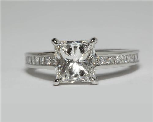 Platinum 1.52 Princess cut Engagement Ring Side Stones