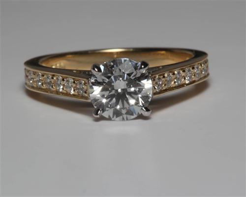 Gold 1.02 Round cut Engagement Ring