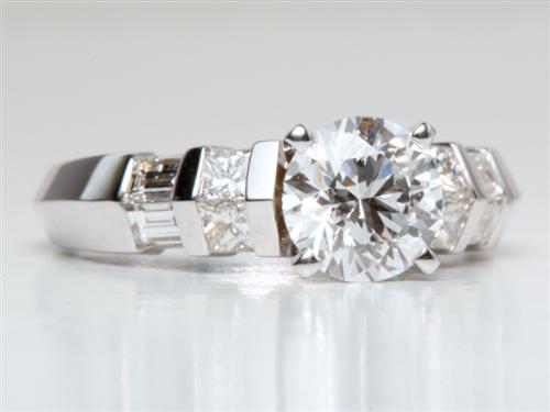 White Gold 1.06 Round cut Engagement Ring